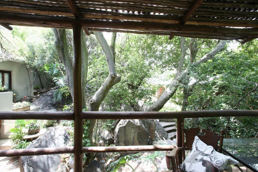 Little Forest Guest House โจฮันเนสเบิร์ก ภายนอก รูปภาพ