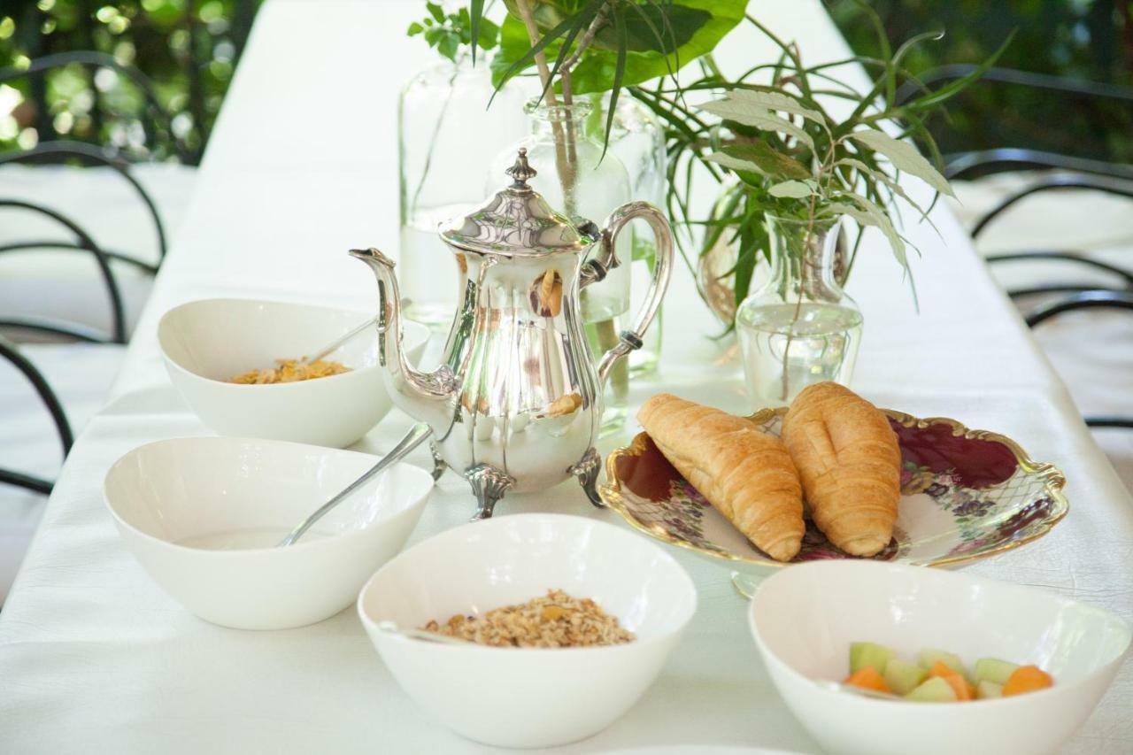 Little Forest Guest House โจฮันเนสเบิร์ก ภายนอก รูปภาพ